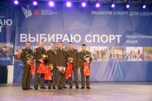 Многоборцам Кронштадта вручили удостоверения «Мастера спорта России» 