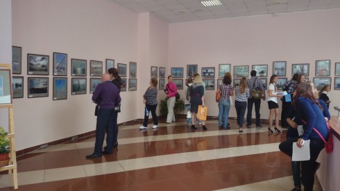Во Дворце молодежи открылась фотовыставка "Паруса молодежи"