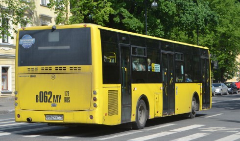 Автобус по маршруту 2Кр в Кронштадте