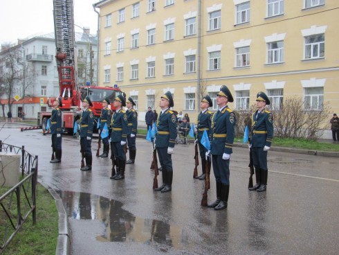 В Кронштадте прошли показательные выступления пожарных и спасателей
