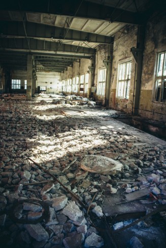 Заброшенные производственные помещения в Доке Петра Великого