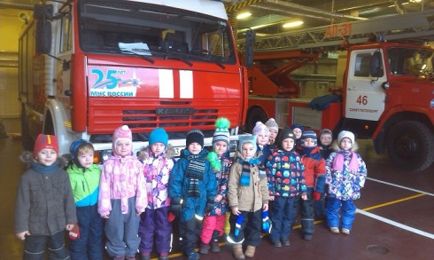 Пожарные района провели для детей экскурсию по части