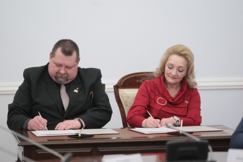 Муниципалы Кронштадта и Балаклавского округа Севастопаля подписали соглашения о сотрудничестве
