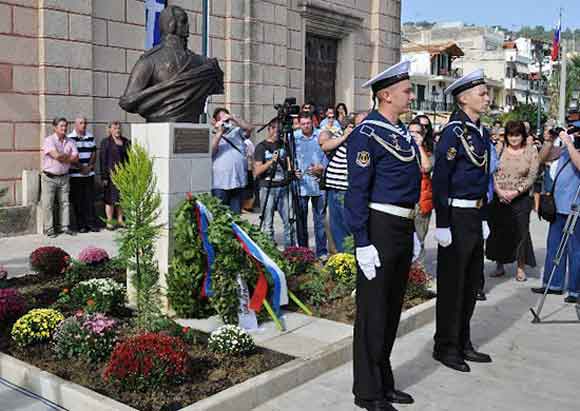 Памятник ушакову на острове корфу