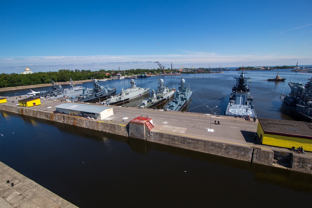 Военно морской в кронштадте. Кронштадт база ВМФ. Балтийский флот Кронштадт. Кронштадт, Главная база Балтийского флота.